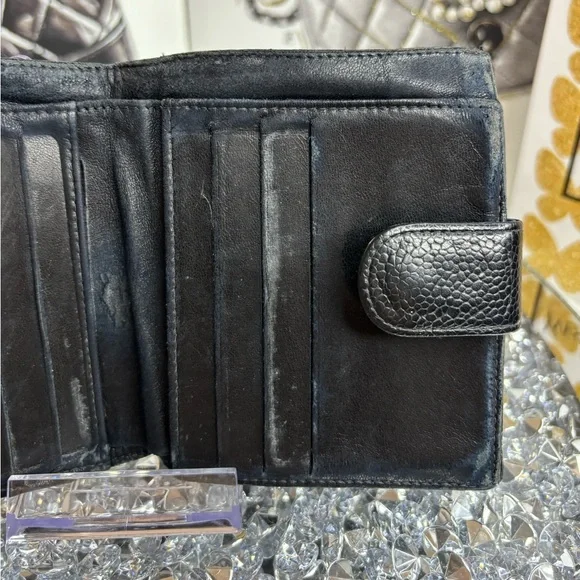 Chanel IMPERFECT CC compact bifold wallet in black caviar leather GUC - Picture 7 of 12